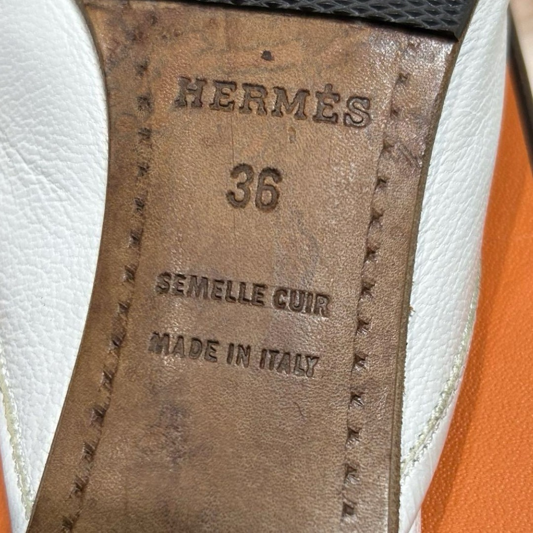 Hermes(エルメス)のいな様専用　Hermes  白レザーローファー36 レディースの靴/シューズ(サンダル)の商品写真