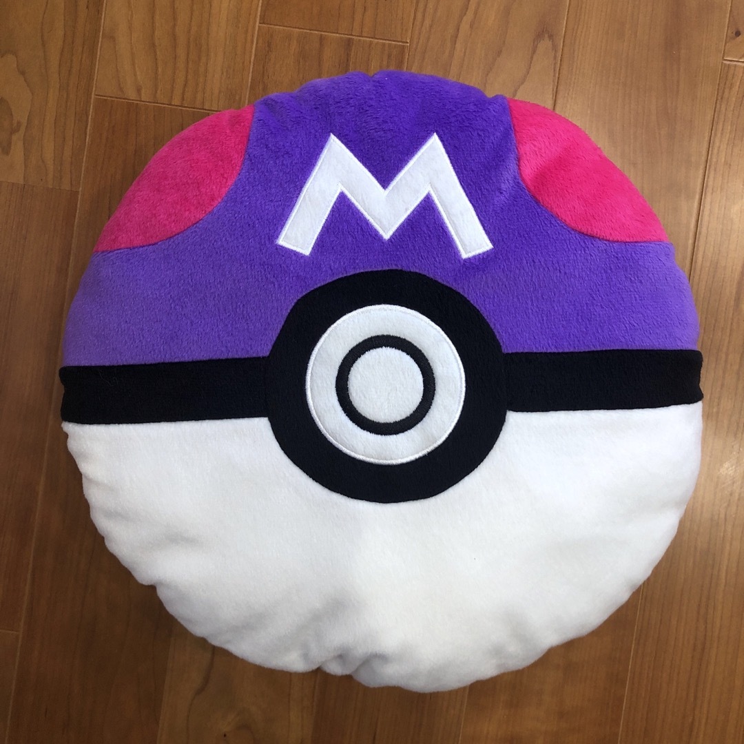 ポケモン(ポケモン)のポケモンボール クッション リュック キッズ/ベビー/マタニティのこども用バッグ(リュックサック)の商品写真