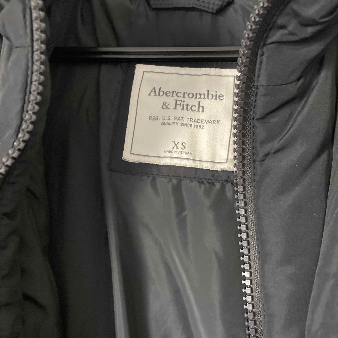 Abercrombie&Fitch(アバクロンビーアンドフィッチ)のアバクロのダウンジャケット レディースのジャケット/アウター(ダウンジャケット)の商品写真