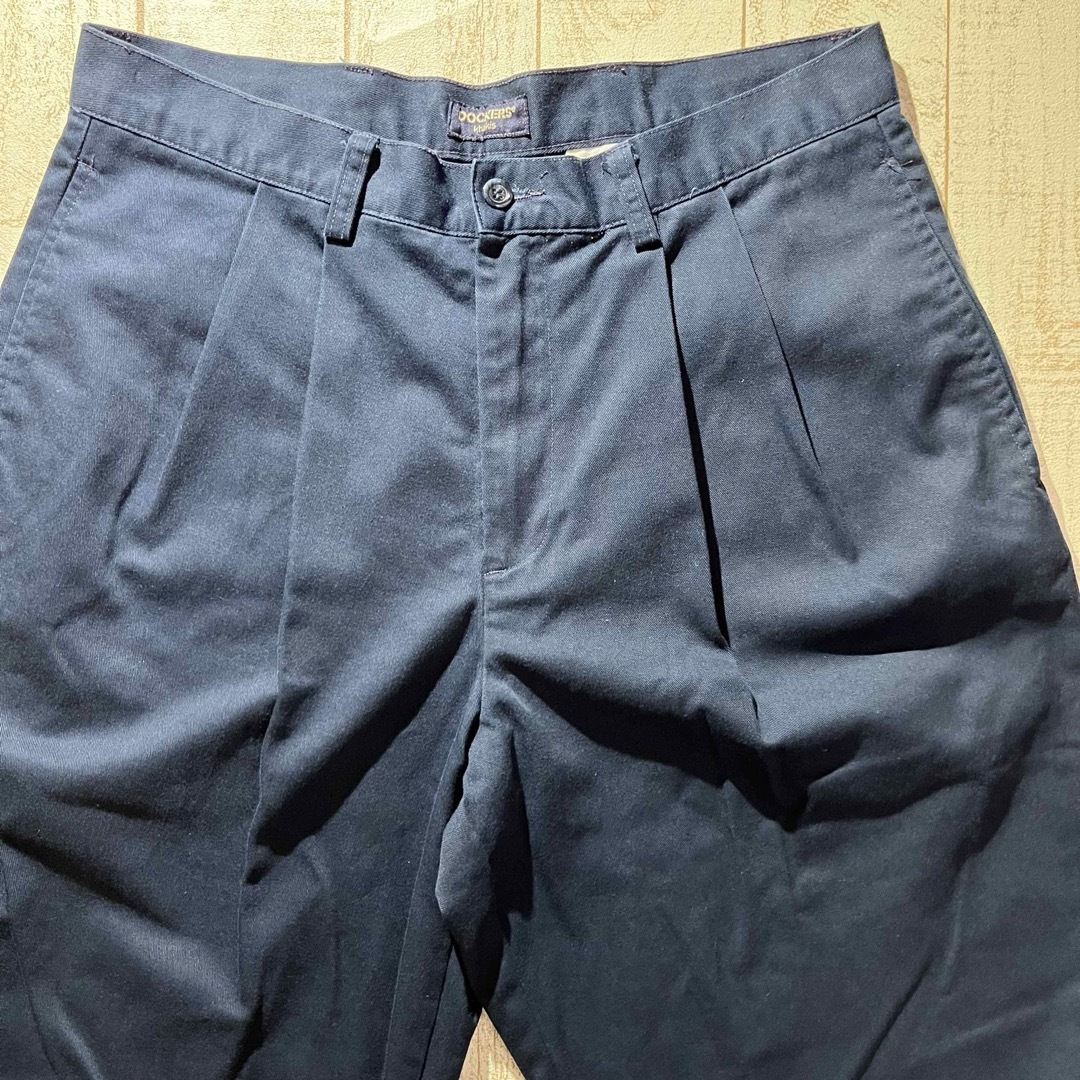 Levi's(リーバイス)の【DOCKERS】ドッカーズ ツータックワイドチノパンツ 34インチ ドミニカ製 メンズのパンツ(チノパン)の商品写真