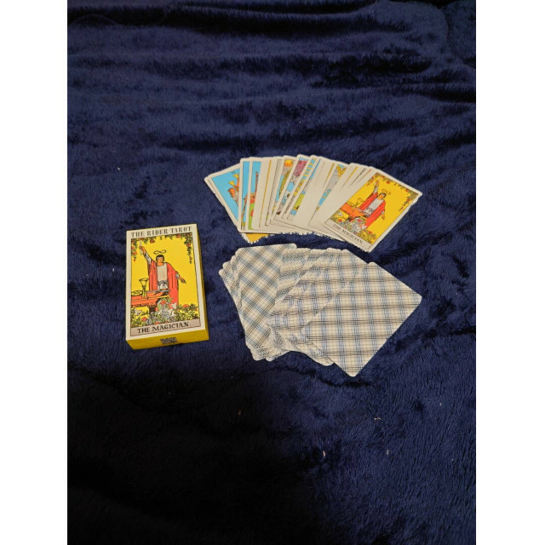 タロットカード　78枚　ライダー版　タロットクロス　紫　セット　占い　占術 エンタメ/ホビーのテーブルゲーム/ホビー(トランプ/UNO)の商品写真