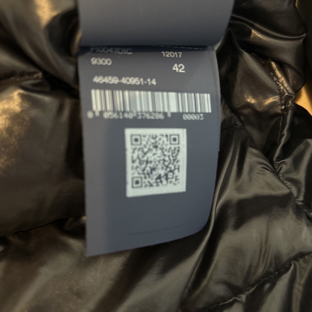HERNO(ヘルノ)のJOY様専用　正規品　美品　ヘルノAMINTA黒42 レディースのジャケット/アウター(ダウンジャケット)の商品写真
