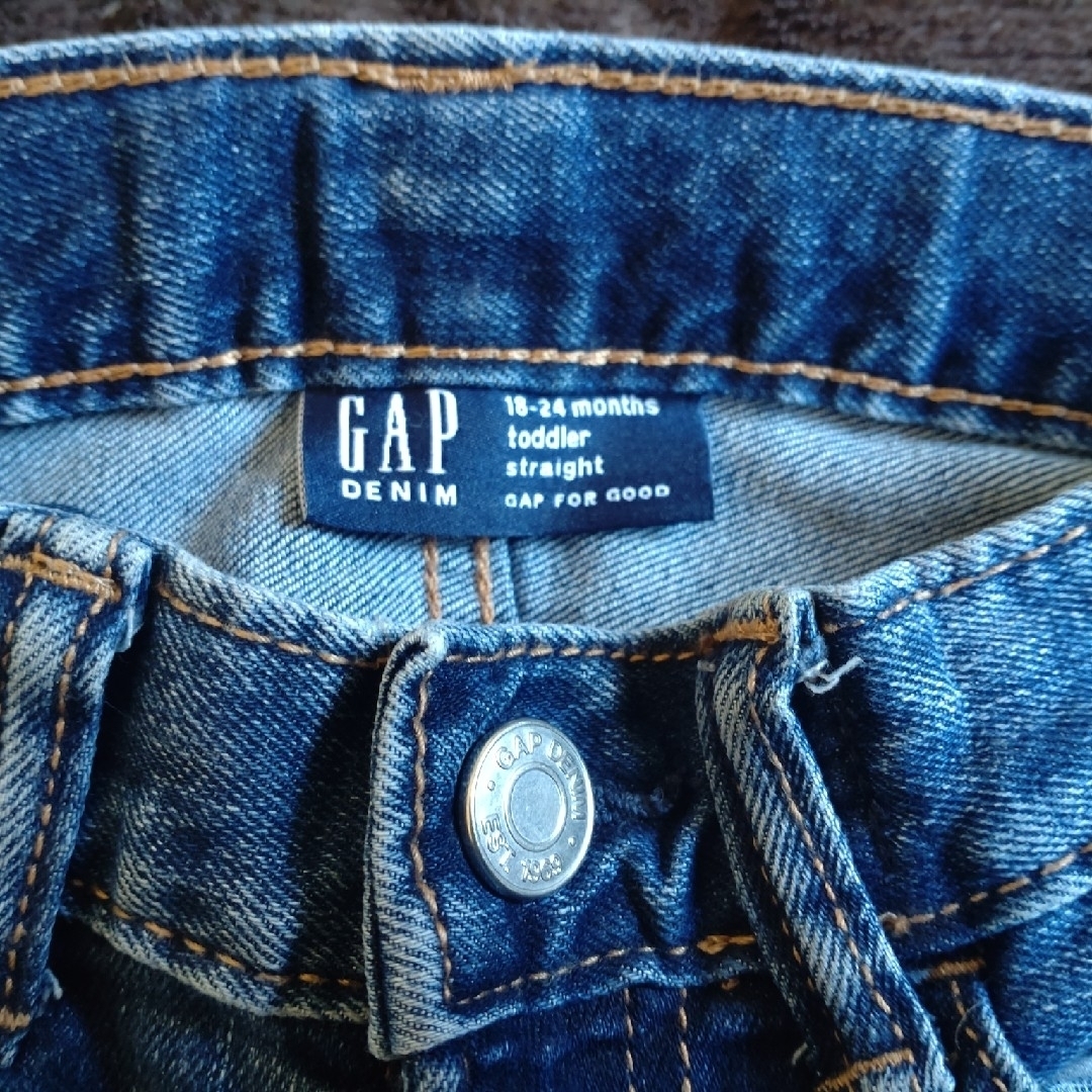GAP Kids(ギャップキッズ)のGAP ジーンズ キッズ/ベビー/マタニティのキッズ服男の子用(90cm~)(パンツ/スパッツ)の商品写真