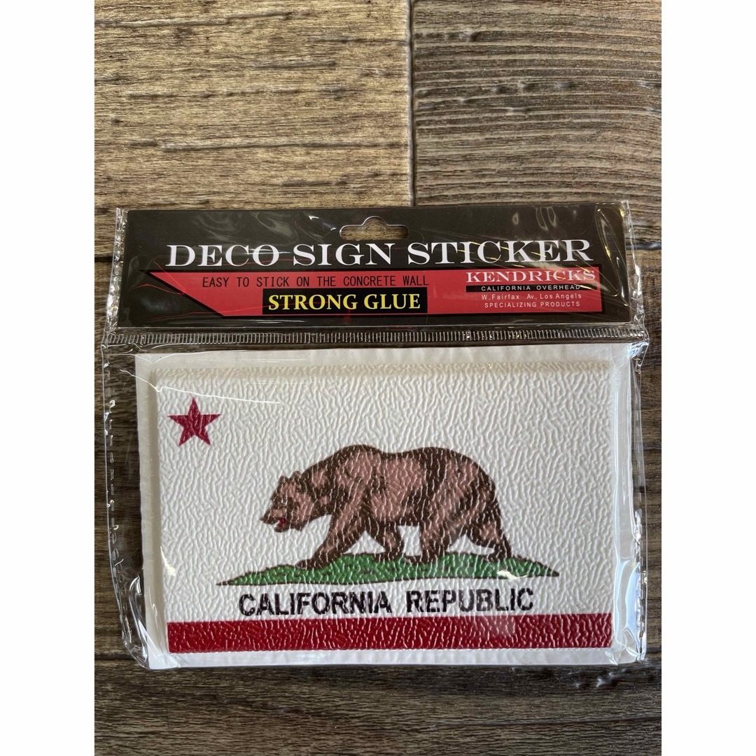 『CALIFORNIA REPUBLIC』 クッションステッカー　防水　屋外OK スポーツ/アウトドアのスポーツ/アウトドア その他(その他)の商品写真