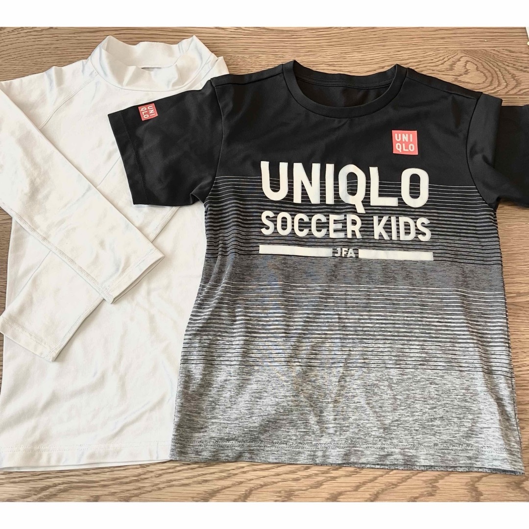 UNIQLO(ユニクロ)のUNIQLOサッカーTシャツ＆白インナー　130cm スポーツ/アウトドアのサッカー/フットサル(ウェア)の商品写真