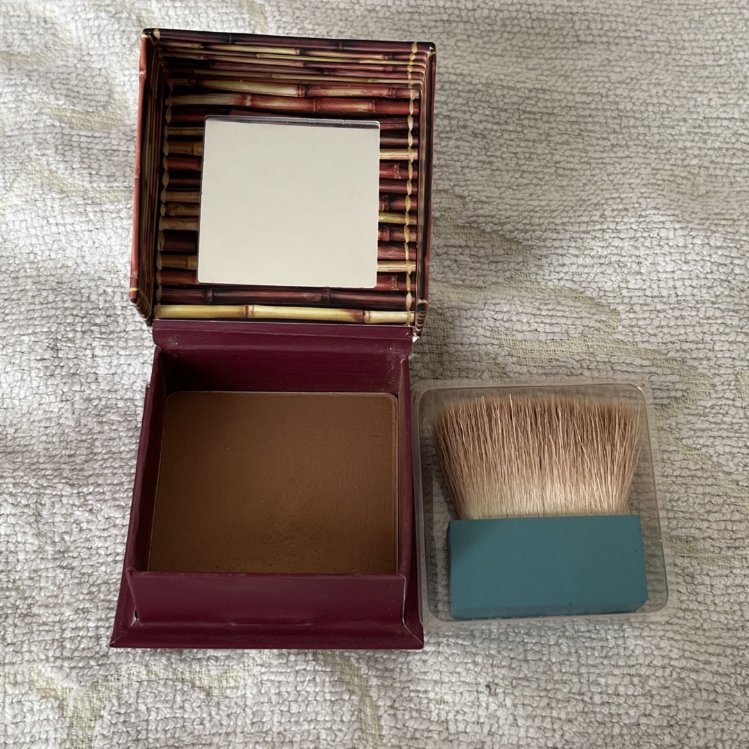 Benefit(ベネフィット)のBENEFIT ベネフィットHoola ブロンザー　フルサイズ 8.0g コスメ/美容のベースメイク/化粧品(フェイスカラー)の商品写真