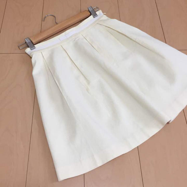 Peyton Place(ペイトンプレイス)のペイトンプレイス イエロープリーツスカート レディースのスカート(ひざ丈スカート)の商品写真