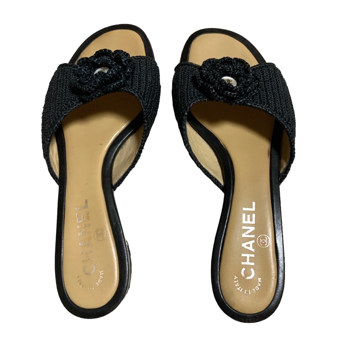 CHANEL - CHANELサンダル　パンプス　黒　ベージュ　カメリア　23センチ