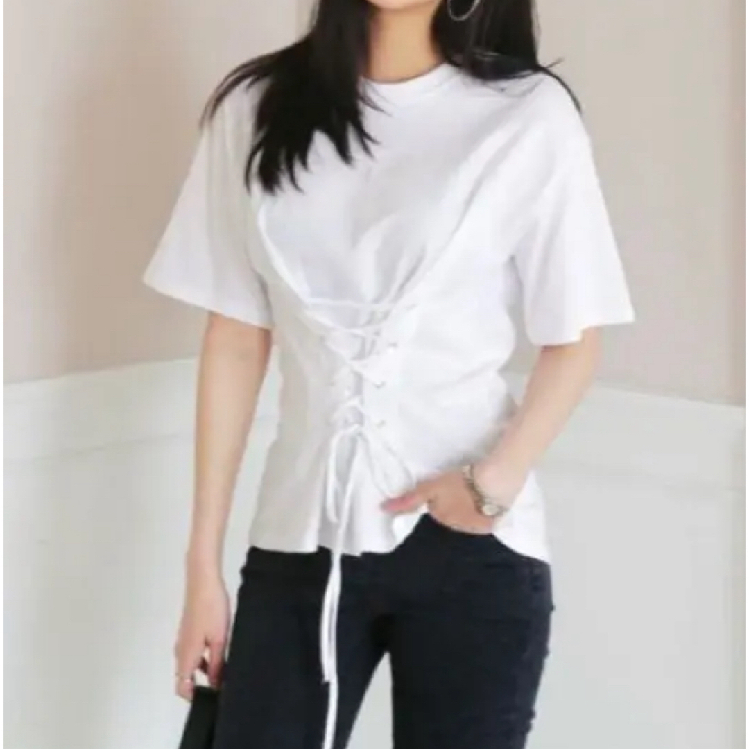 dholic(ディーホリック)のDHOLIC  ウエストコルセット風Tシャツ　ホワイト　白　レースアップ レディースのトップス(Tシャツ(半袖/袖なし))の商品写真