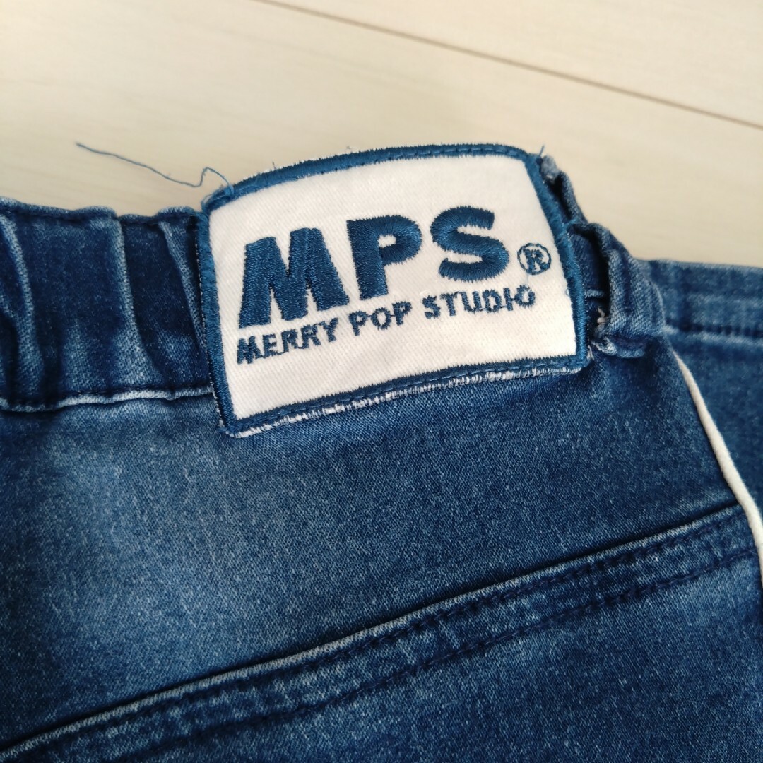 MPS(エムピーエス)の【MPS】サイドライン デニム 130cm キッズ/ベビー/マタニティのキッズ服男の子用(90cm~)(パンツ/スパッツ)の商品写真