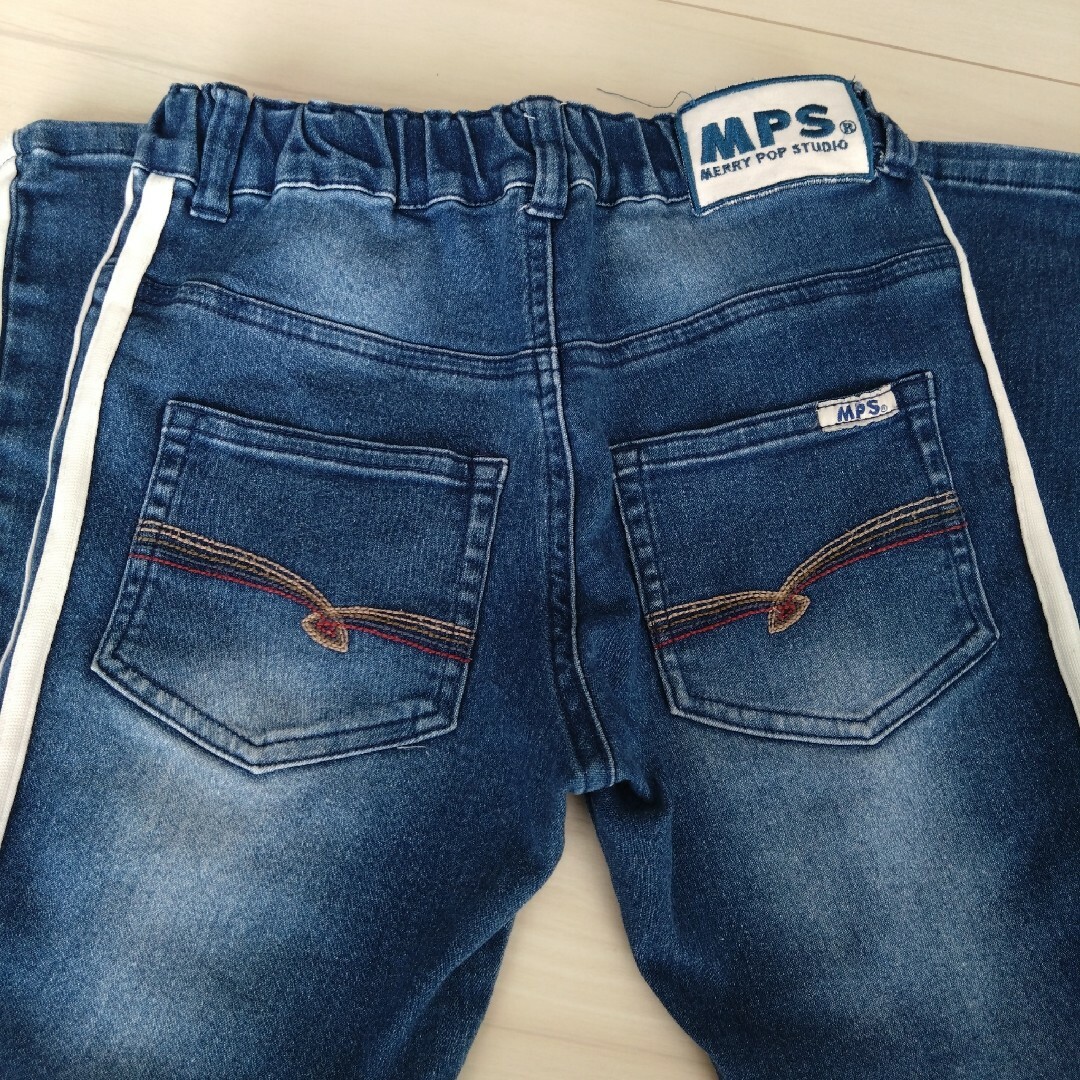 MPS(エムピーエス)の【MPS】サイドライン デニム 130cm キッズ/ベビー/マタニティのキッズ服男の子用(90cm~)(パンツ/スパッツ)の商品写真