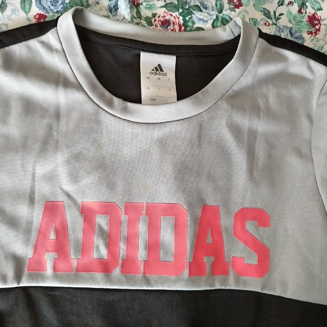 adidas(アディダス)のadidas　Tシャツ kids150 キッズ/ベビー/マタニティのキッズ服女の子用(90cm~)(Tシャツ/カットソー)の商品写真