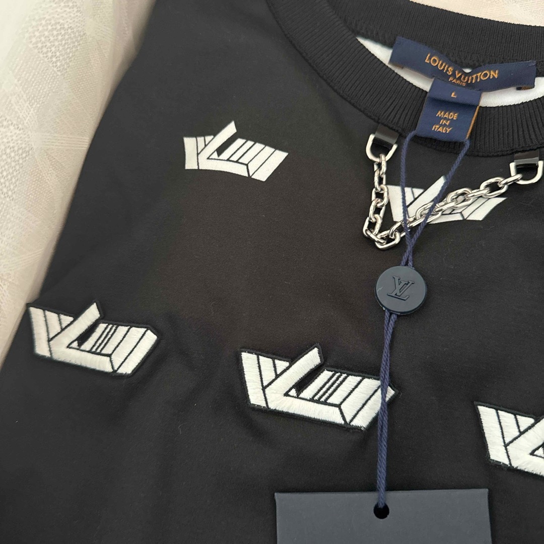 LOUIS VUITTON(ルイヴィトン)のルイヴィトン  tシャツ 新品 レディースのトップス(Tシャツ(半袖/袖なし))の商品写真