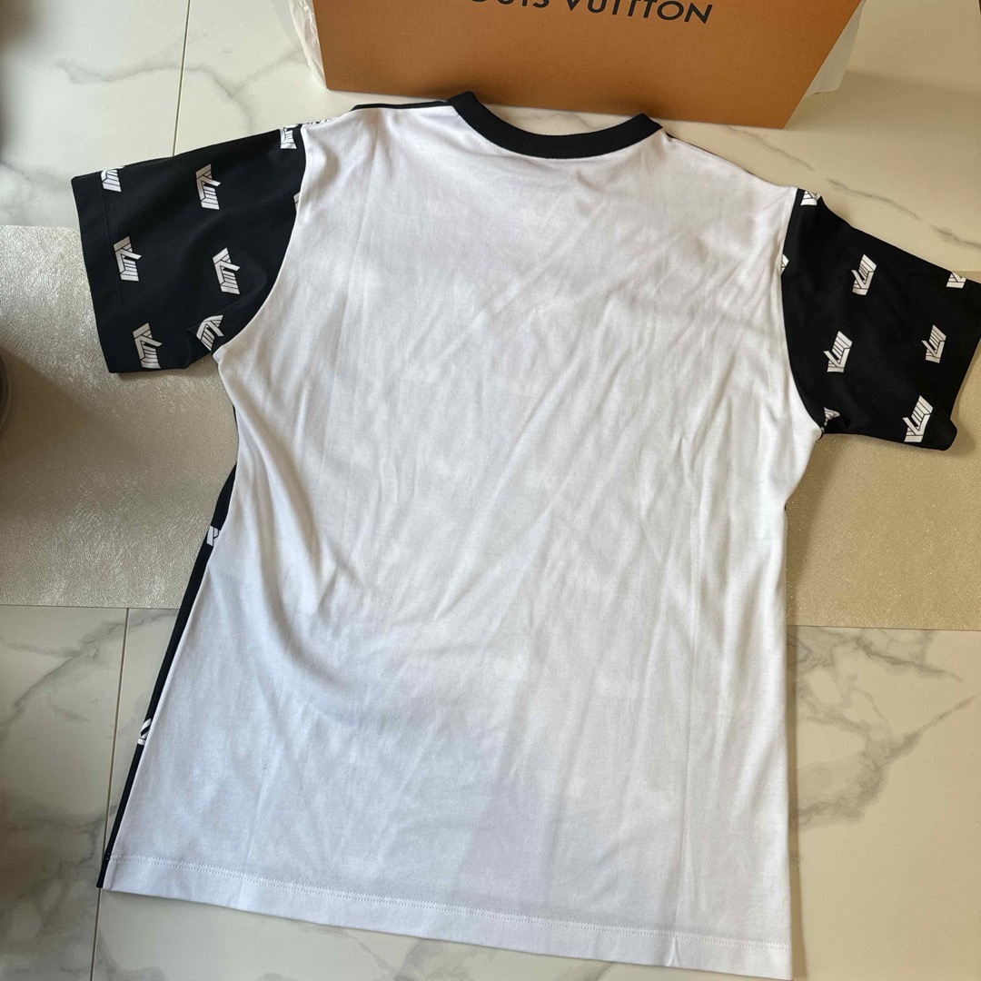 LOUIS VUITTON(ルイヴィトン)のルイヴィトン  tシャツ 新品 レディースのトップス(Tシャツ(半袖/袖なし))の商品写真