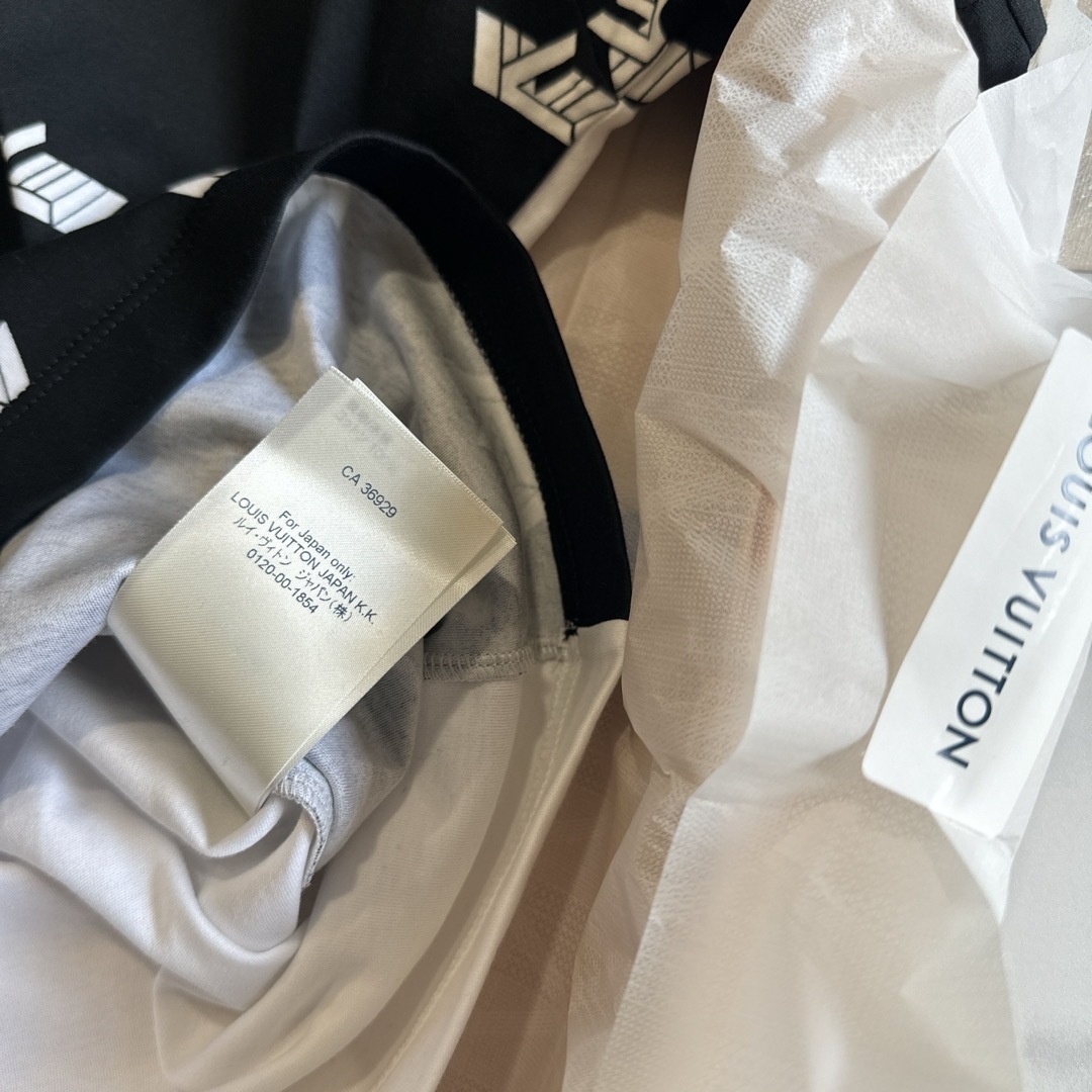 LOUIS VUITTON(ルイヴィトン)のルイヴィトン  tシャツ 新品 レディースのトップス(Tシャツ(半袖/袖なし))の商品写真