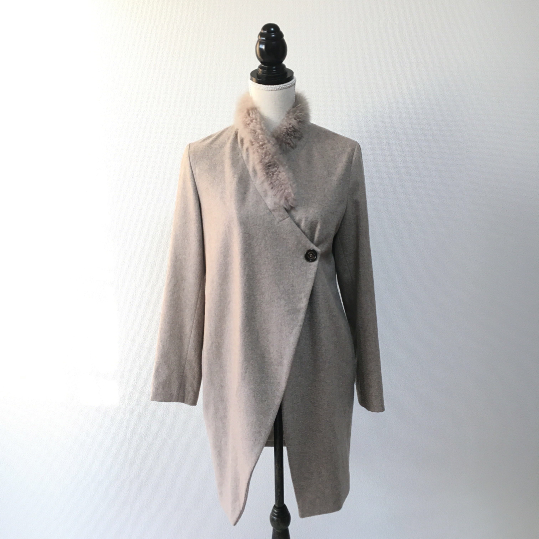 BRUNELLO CUCINELLI(ブルネロクチネリ)の美品　BRUNELLO CUCINELLI ブルネロクチネリ　カシミヤ　コート レディースのジャケット/アウター(その他)の商品写真