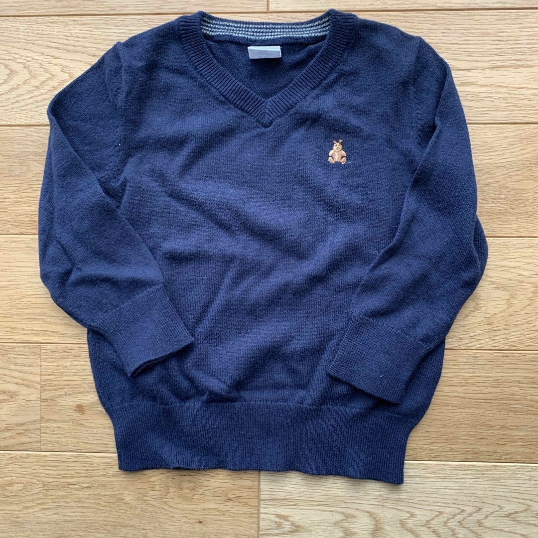 GAP(ギャップ)のGAP 薄手ワンポイントセーター　90 キッズ/ベビー/マタニティのキッズ服男の子用(90cm~)(ニット)の商品写真