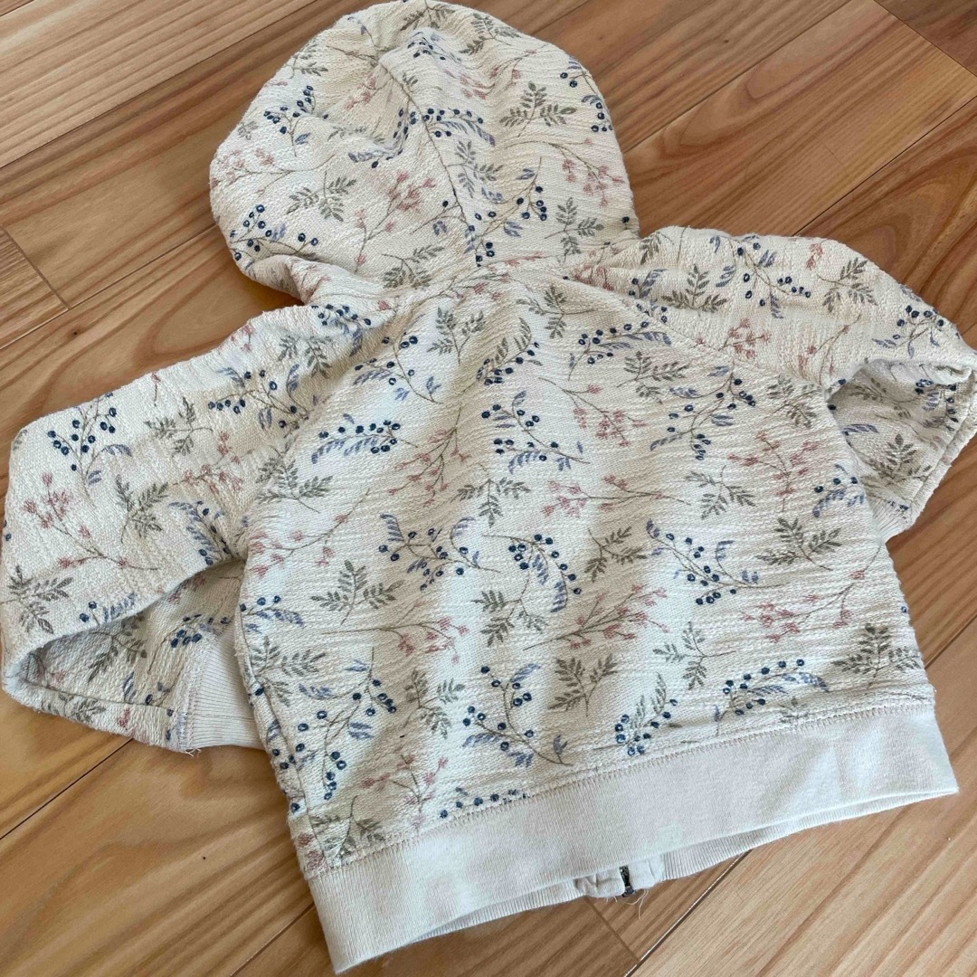 GAP(ギャップ)のBaby GAP 花柄パーカー　95 キッズ/ベビー/マタニティのキッズ服女の子用(90cm~)(ジャケット/上着)の商品写真