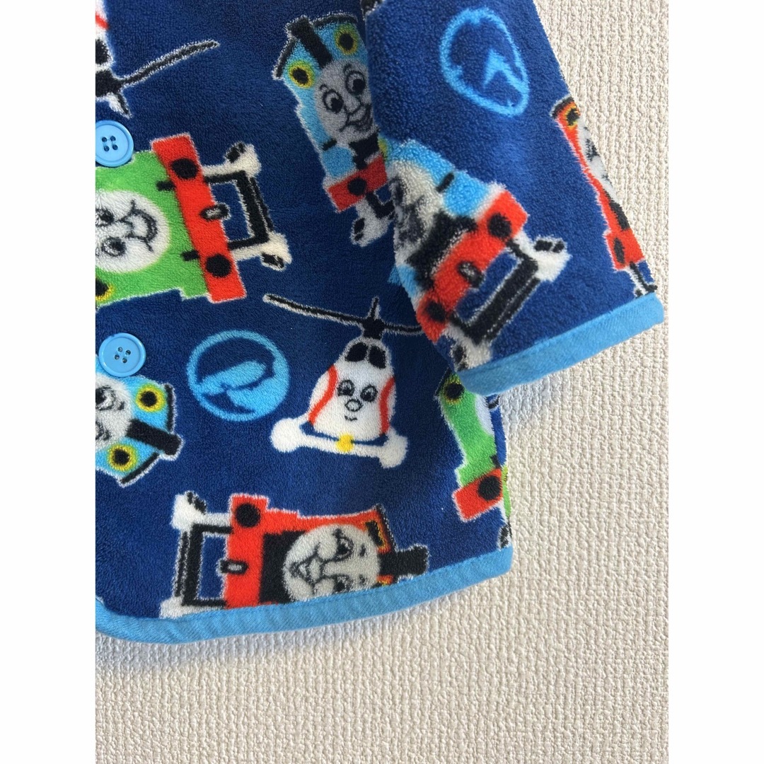 トーマス　フリース　パジャマ　90 キッズ/ベビー/マタニティのキッズ服男の子用(90cm~)(パジャマ)の商品写真