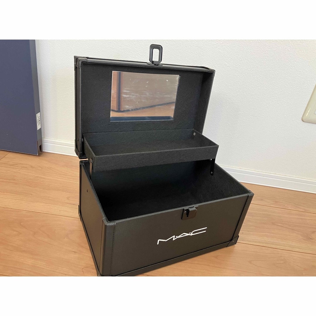 海外輸入】 非売品⭐︎MAC メイクボックス メイク道具・化粧小物 海外輸入】 非売品⭐︎MAC メイクボックス メイク道具・化粧小物