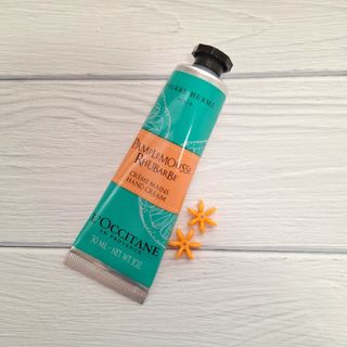 ロクシタン(L'OCCITANE)のロクシタン　パンプルムースルバーブ　ハンドクリーム30ml(ハンドクリーム)