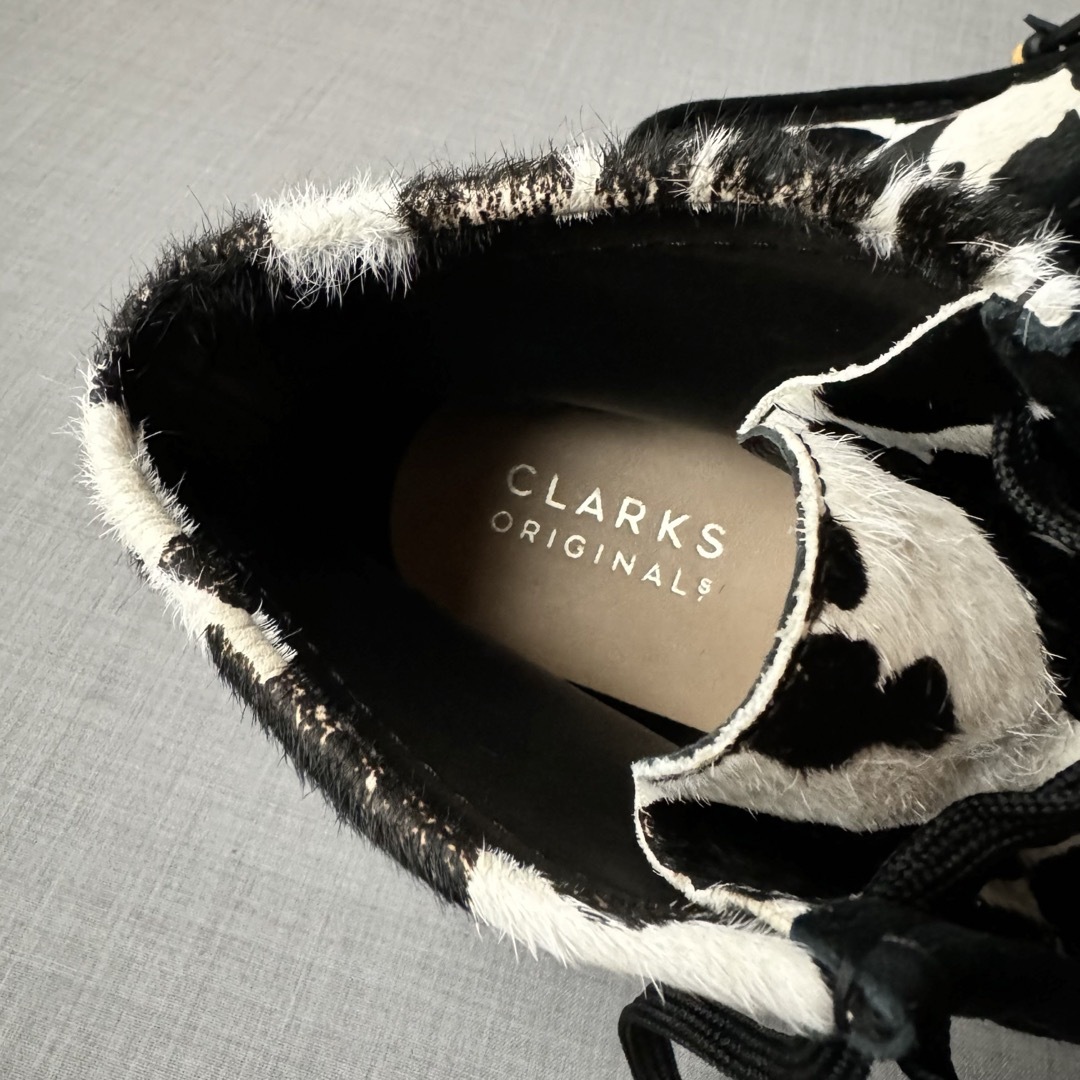 Clarks(クラークス)の美品 Clarks Originals ワラビー ブラックカウ 20AW 限定 レディースの靴/シューズ(ブーツ)の商品写真