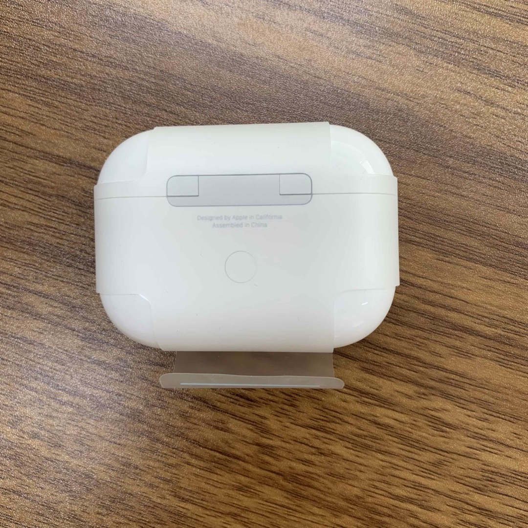 Apple(アップル)のApple純正 AirPods Pro MagSafe充電ケース付き スマホ/家電/カメラのオーディオ機器(ヘッドフォン/イヤフォン)の商品写真