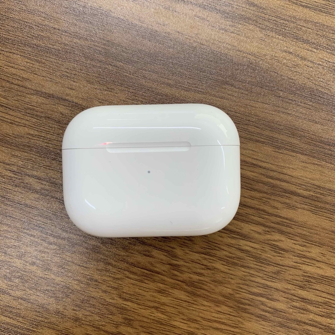 Apple(アップル)のApple純正 AirPods Pro MagSafe充電ケース付き スマホ/家電/カメラのオーディオ機器(ヘッドフォン/イヤフォン)の商品写真