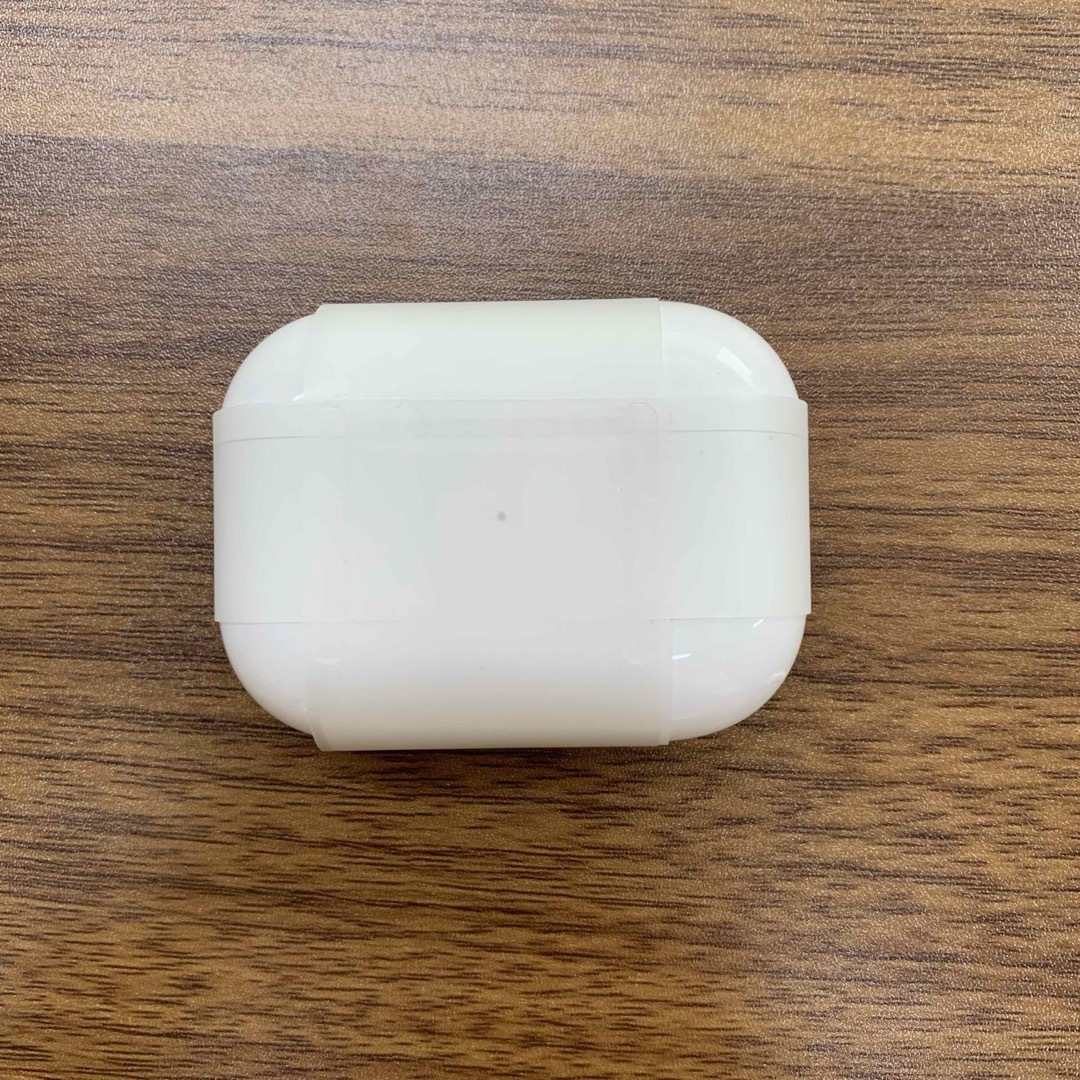Apple(アップル)のApple純正 AirPods Pro MagSafe充電ケース付き スマホ/家電/カメラのオーディオ機器(ヘッドフォン/イヤフォン)の商品写真