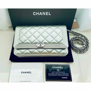 シャネル(CHANEL)の★美品★ シャネル ボーイシャネル チェーンウォレット シルバー(財布)