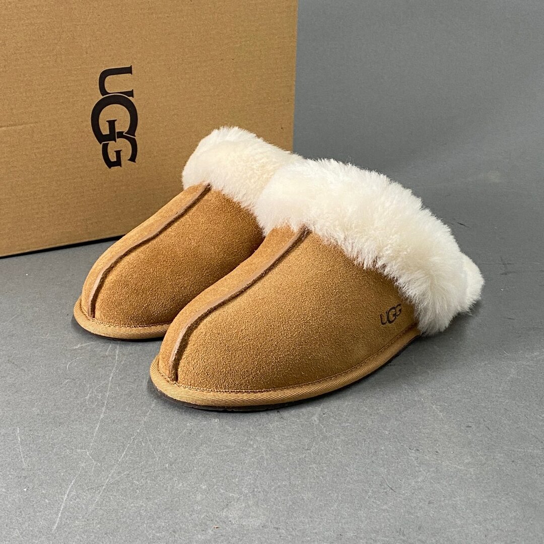 26最大横幅12L6 《極美品》 UGG アグ ボアサンダル 24 ブラウン レディース スカフェットⅡ ルームシューズ スエード