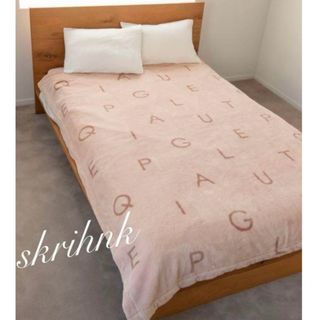 ジェラートピケ(gelato pique)の♡新品♡ジェラートピケ♡【Sleep】ロゴ柄毛布♡シングル♡ピンクベージュ♡(毛布)