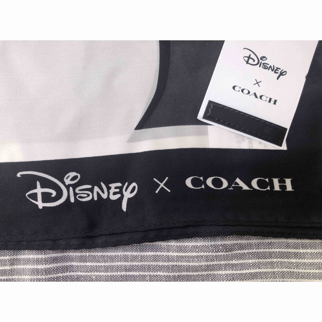 COACH(コーチ)の新品　コーチ　ディズニー　ミッキー　スカーフ　シルク　バンダナ レディースのファッション小物(バンダナ/スカーフ)の商品写真