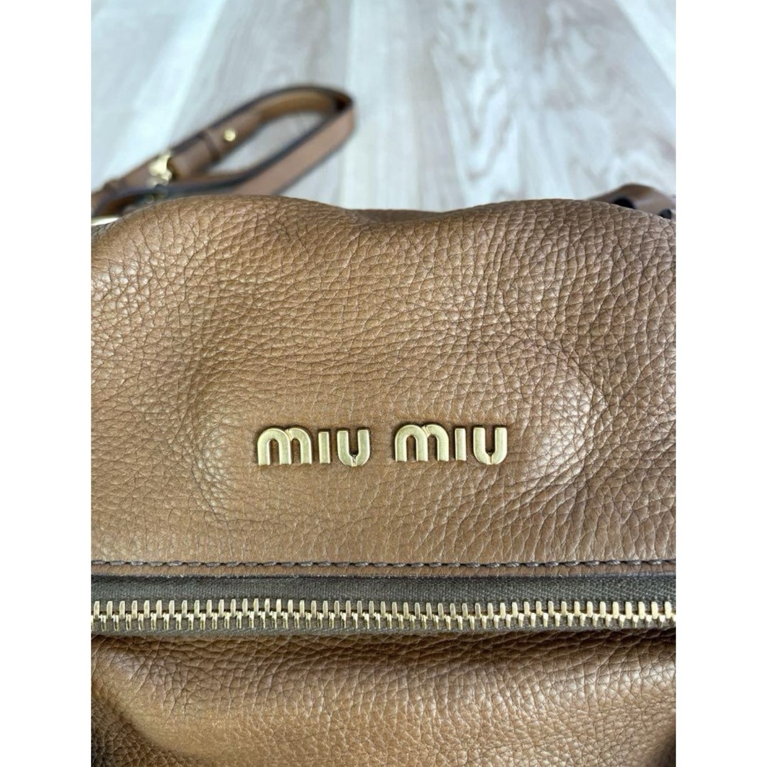 miumiu(ミュウミュウ)のmiumiuハンドバッグ レディースのバッグ(ハンドバッグ)の商品写真