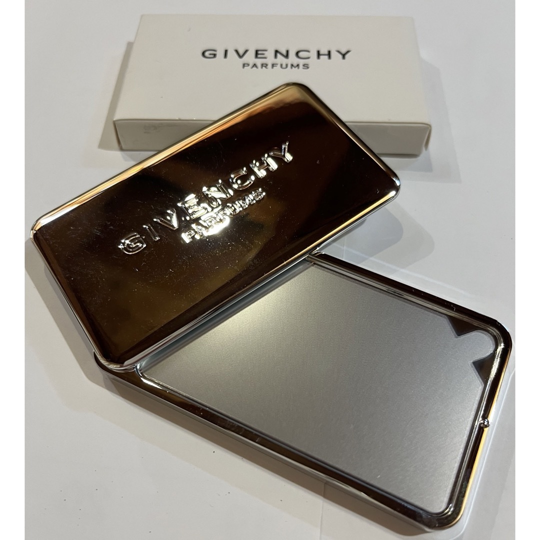 GIVENCHY(ジバンシィ)のGIVENCHYポケットミラー レディースのファッション小物(ミラー)の商品写真