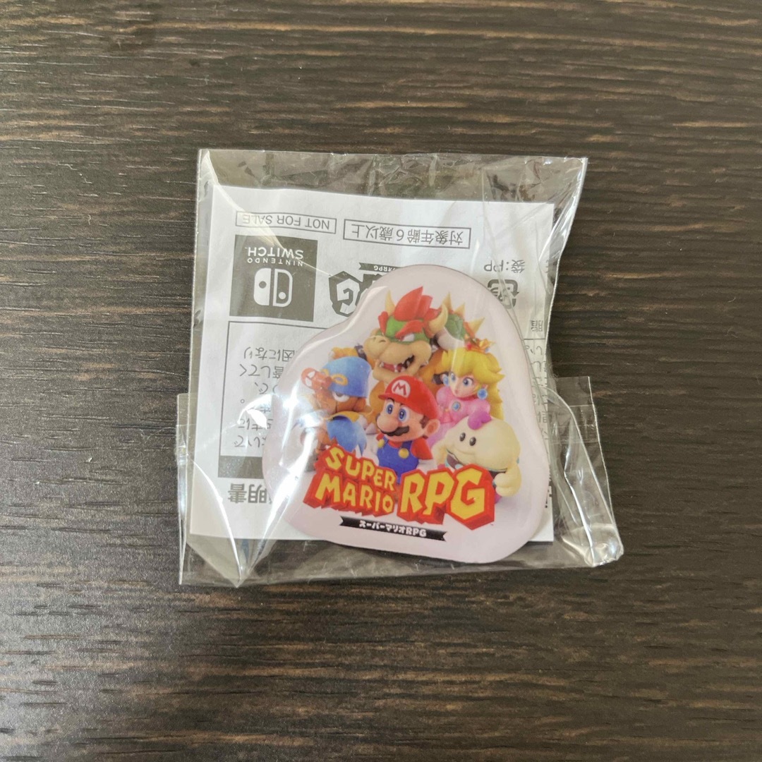 Nintendo Switch(ニンテンドースイッチ)の限定）SUPER MARIO RPG オリジナルピンズ エンタメ/ホビーのゲームソフト/ゲーム機本体(家庭用ゲームソフト)の商品写真