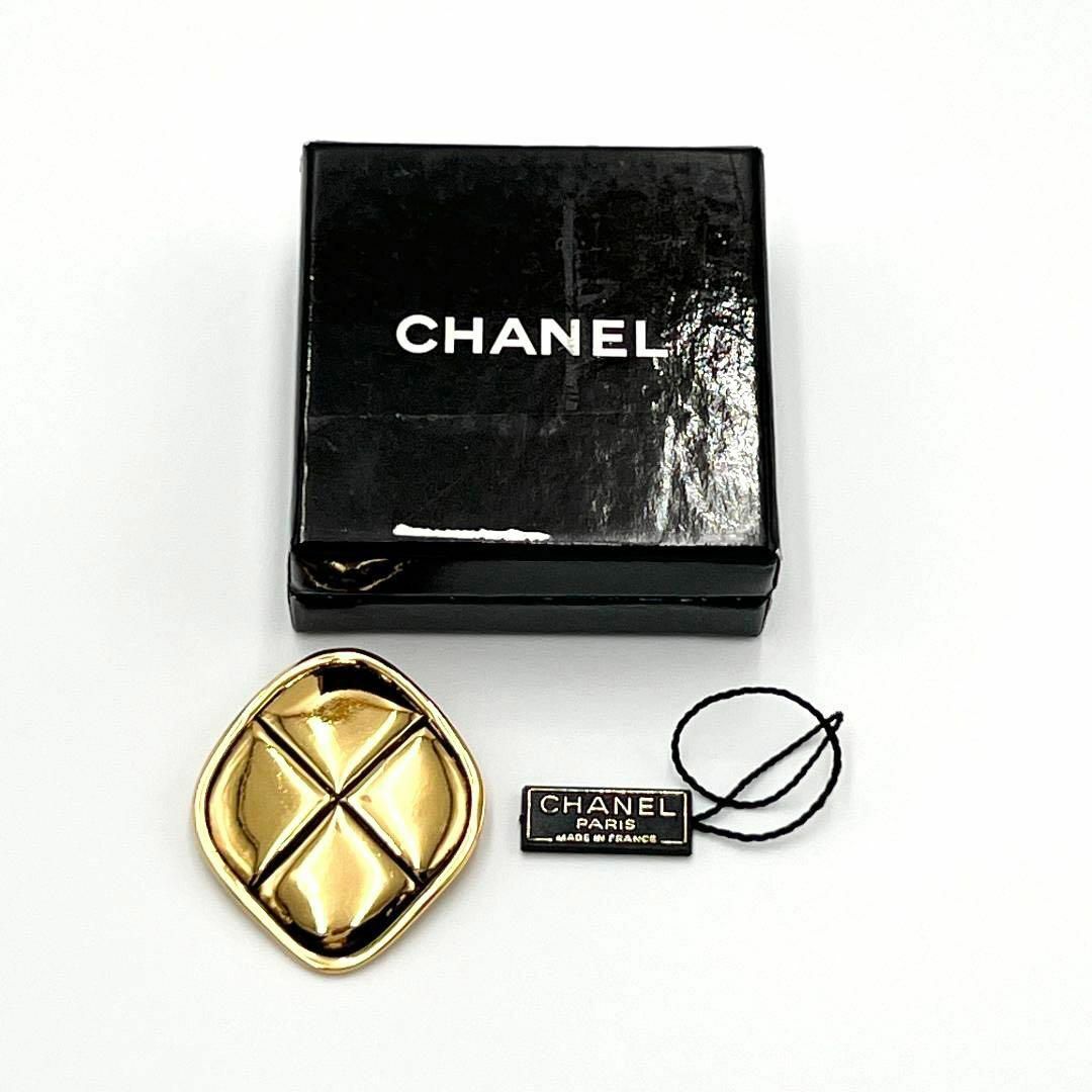 【箱付き】シャネル CHANEL ブローチ コサージュ マトラッセ レディース 【箱付き】シャネル CHANEL ブローチ コサージュ マトラッセ レディース
