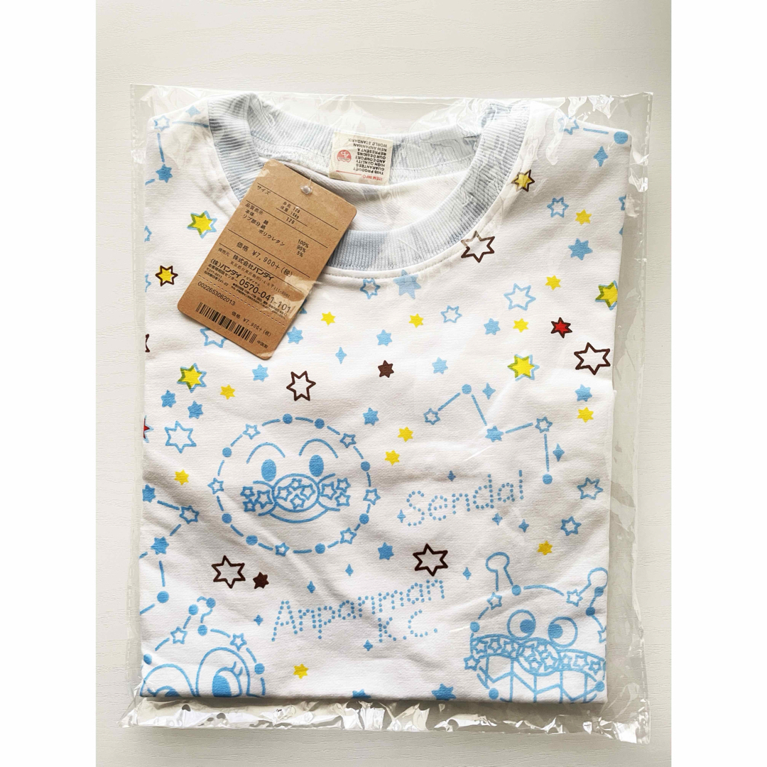 新品 アンパンマン 長袖Tシャツ 120cm 白 キッズ/ベビー/マタニティのキッズ服女の子用(90cm~)(Tシャツ/カットソー)の商品写真