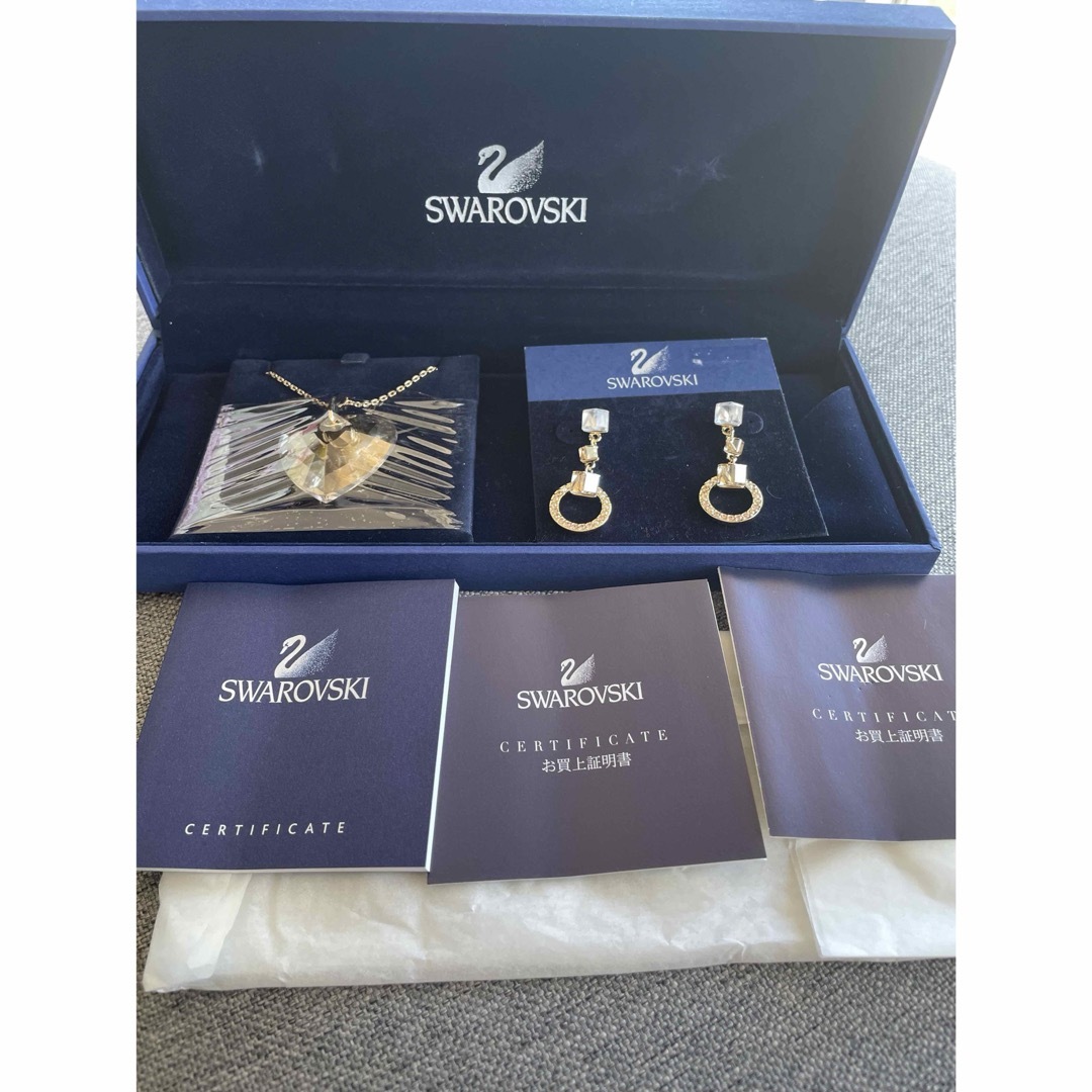SWAROVSKI - 新品未使用品 保証書付き スワロフスキー ピアス SWAROVSKI - 新品未使用品 保証書付き スワロフスキー ピアス