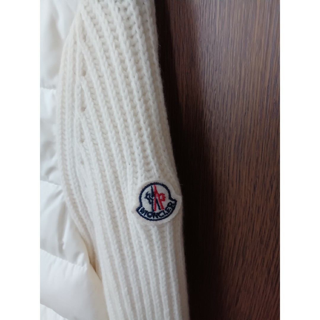 MONCLER(モンクレール)のMONCLERモンクレールダウンニットカーディガン レディースのジャケット/アウター(その他)の商品写真