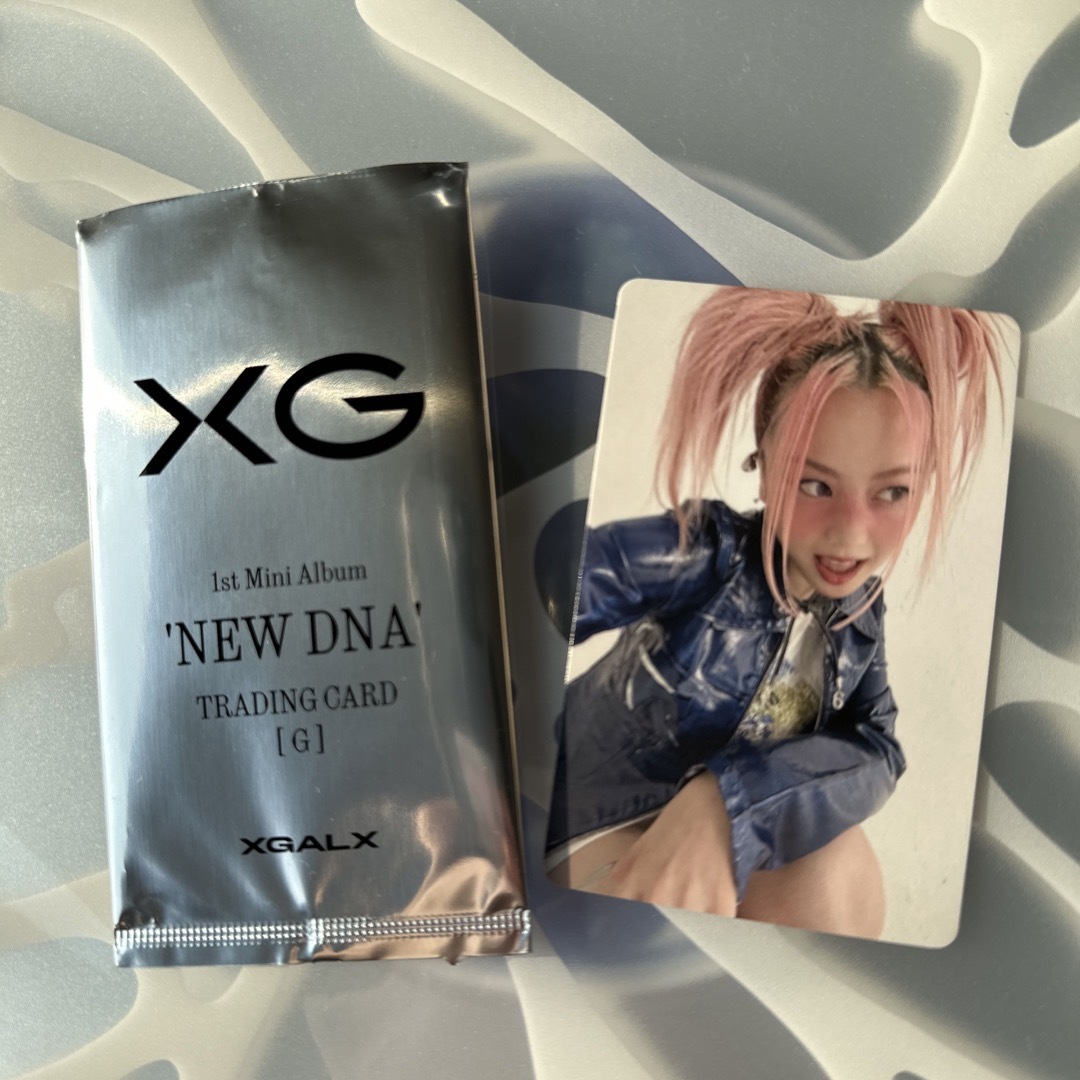 xg(エックスジー)のXG ヒナタ Hinata NEW DNAトレカ エンタメ/ホビーのCD(K-POP/アジア)の商品写真