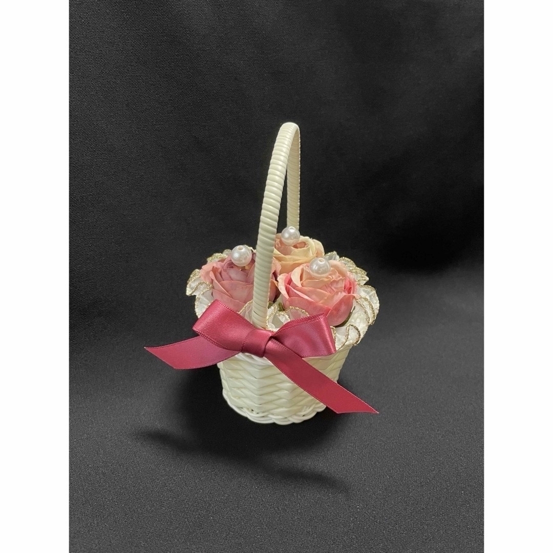【婚約指輪もおける】ミニ花かごのリングピロー〈パープル ver〉 ハンドメイドのウェディング(リングピロー)の商品写真