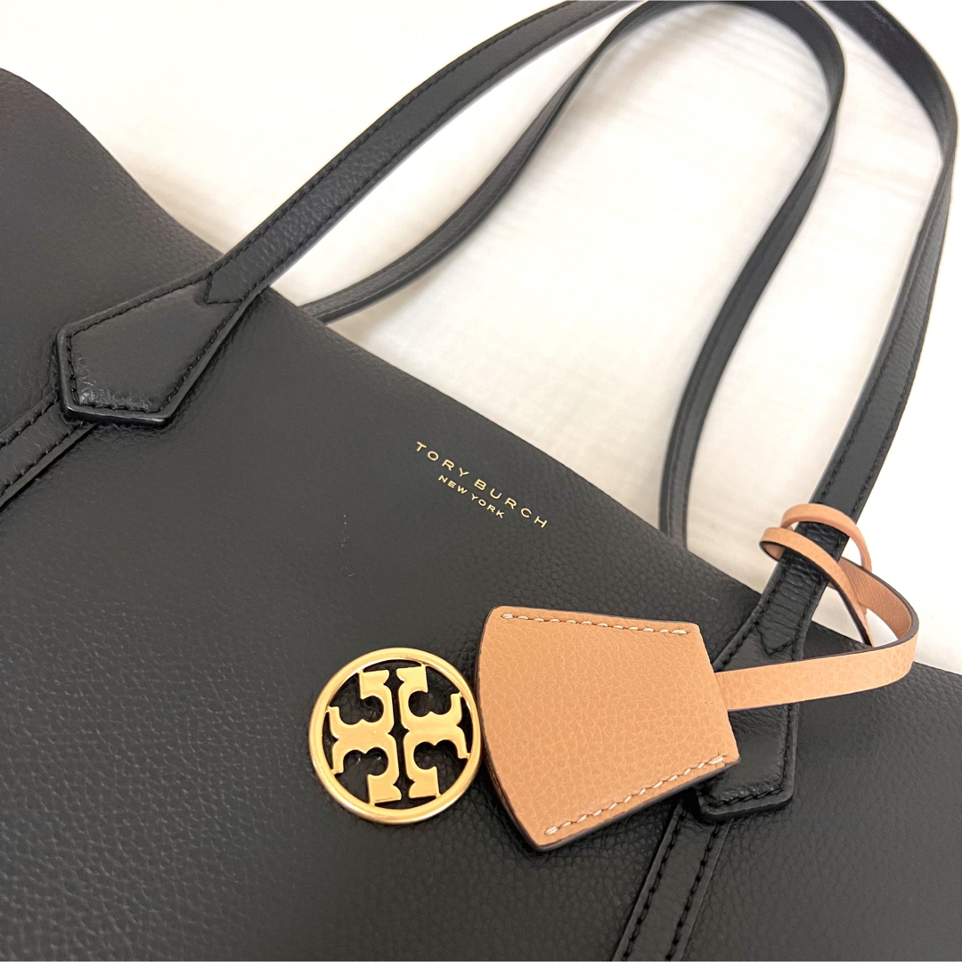 Tory Burch(トリーバーチ)の【ねこ様専用】Tory Burch PERRYトリプルコンパートメントトート レディースのバッグ(トートバッグ)の商品写真