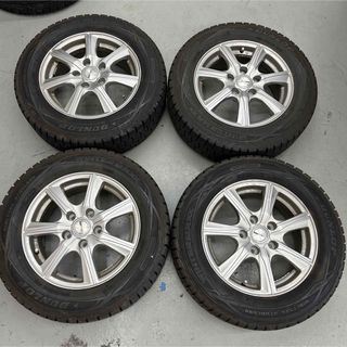 ダンロップ(DUNLOP)のトヨタヴォクシースタッドレスタイヤホイル付195/65R15 ZRR80W(タイヤ・ホイールセット)