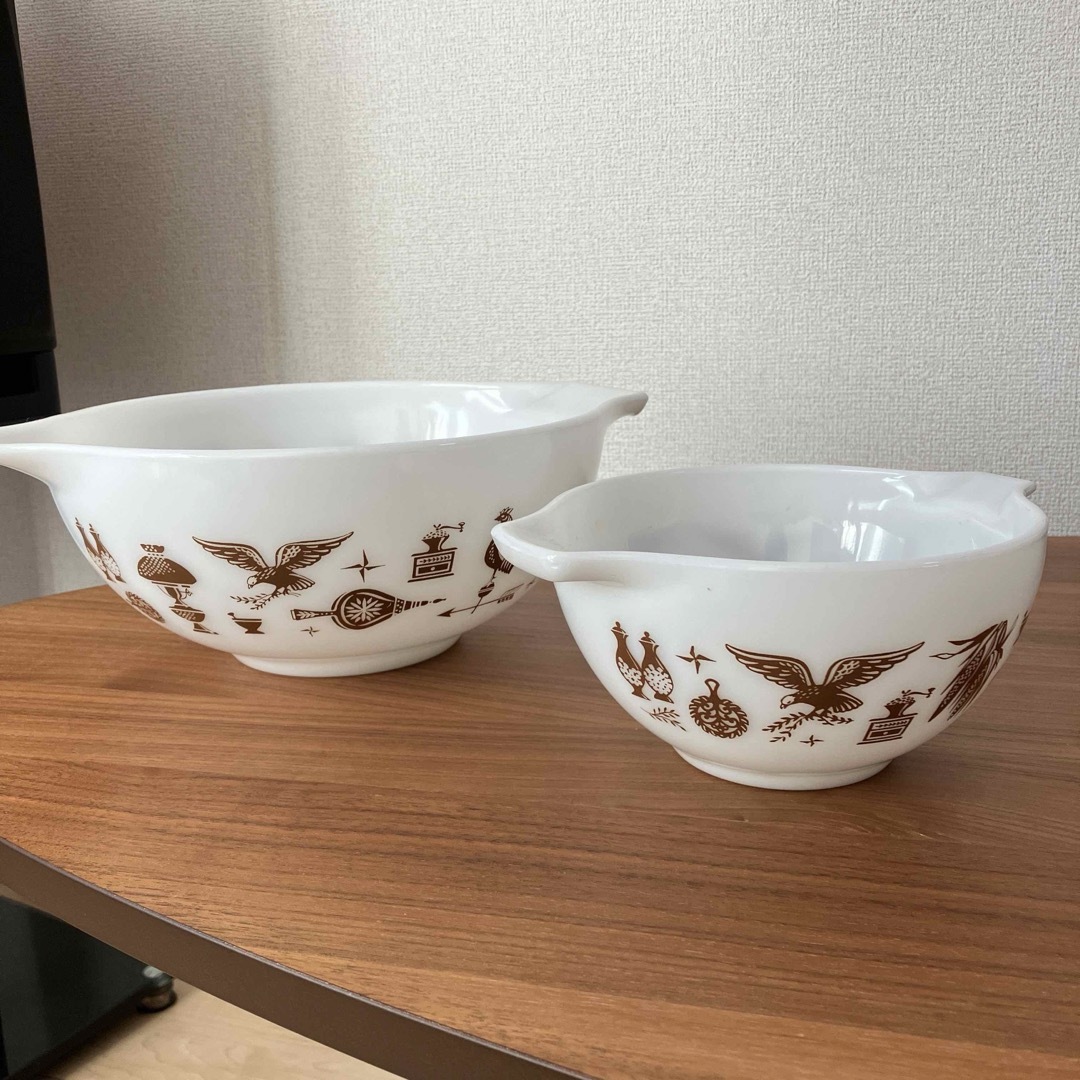 Pyrex(パイレックス)のPyrex/パイレックス　アーリーアメリカン　シンデレラボウル　大小　2個セット インテリア/住まい/日用品のキッチン/食器(調理道具/製菓道具)の商品写真