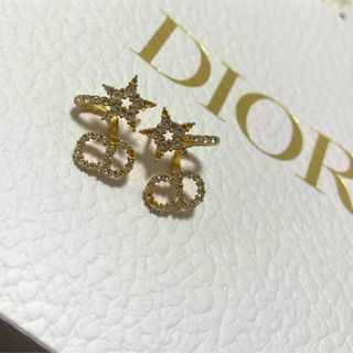 ディオール(Dior)のDIOR ピアス　星(ピアス)