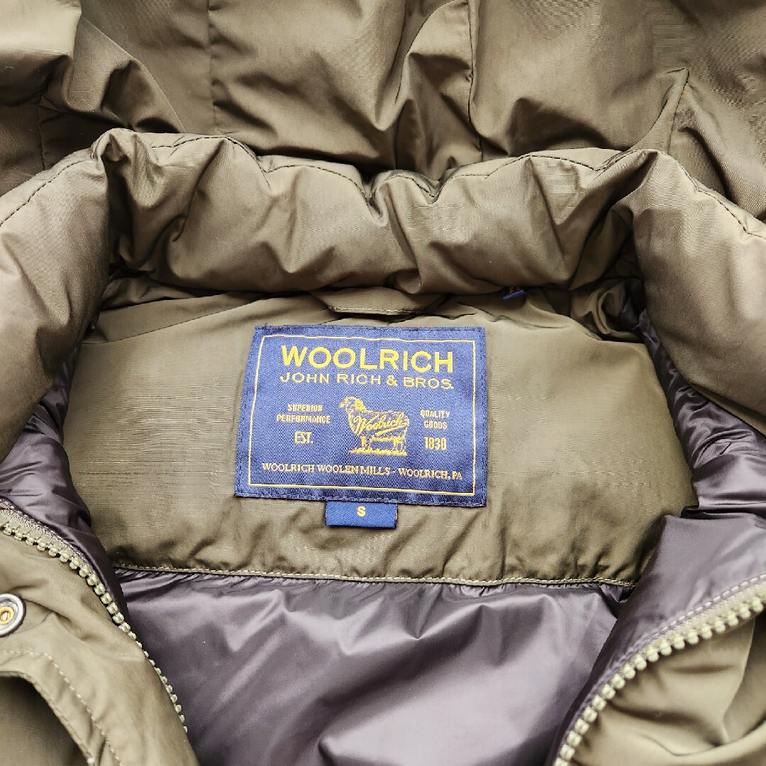 WOOLRICH(ウールリッチ)のダウンベスト　ウールリッチ レディースのジャケット/アウター(ダウンベスト)の商品写真