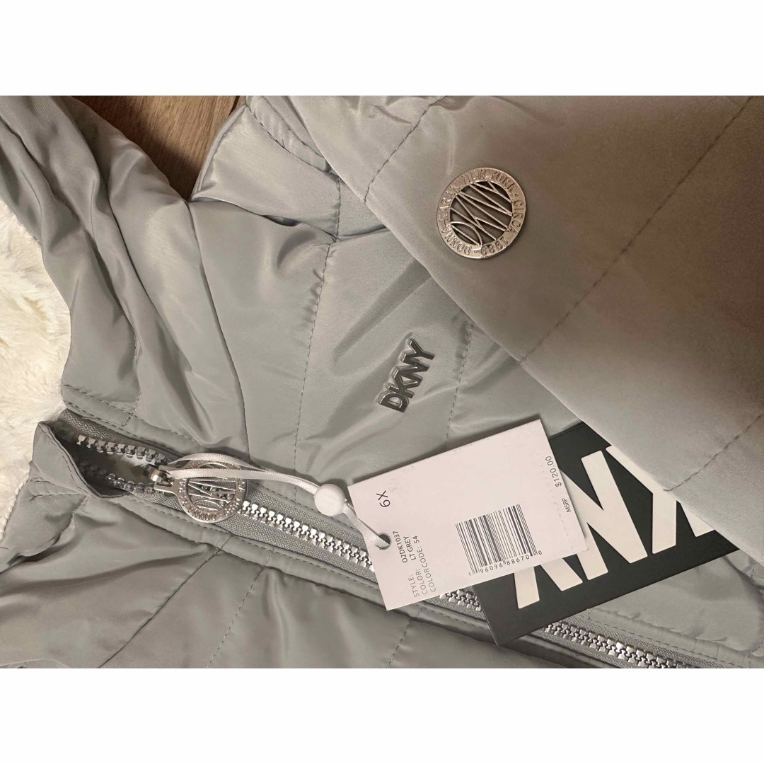 DKNY(ダナキャランニューヨーク)のキッズ女の子コート キッズ/ベビー/マタニティのキッズ服女の子用(90cm~)(コート)の商品写真