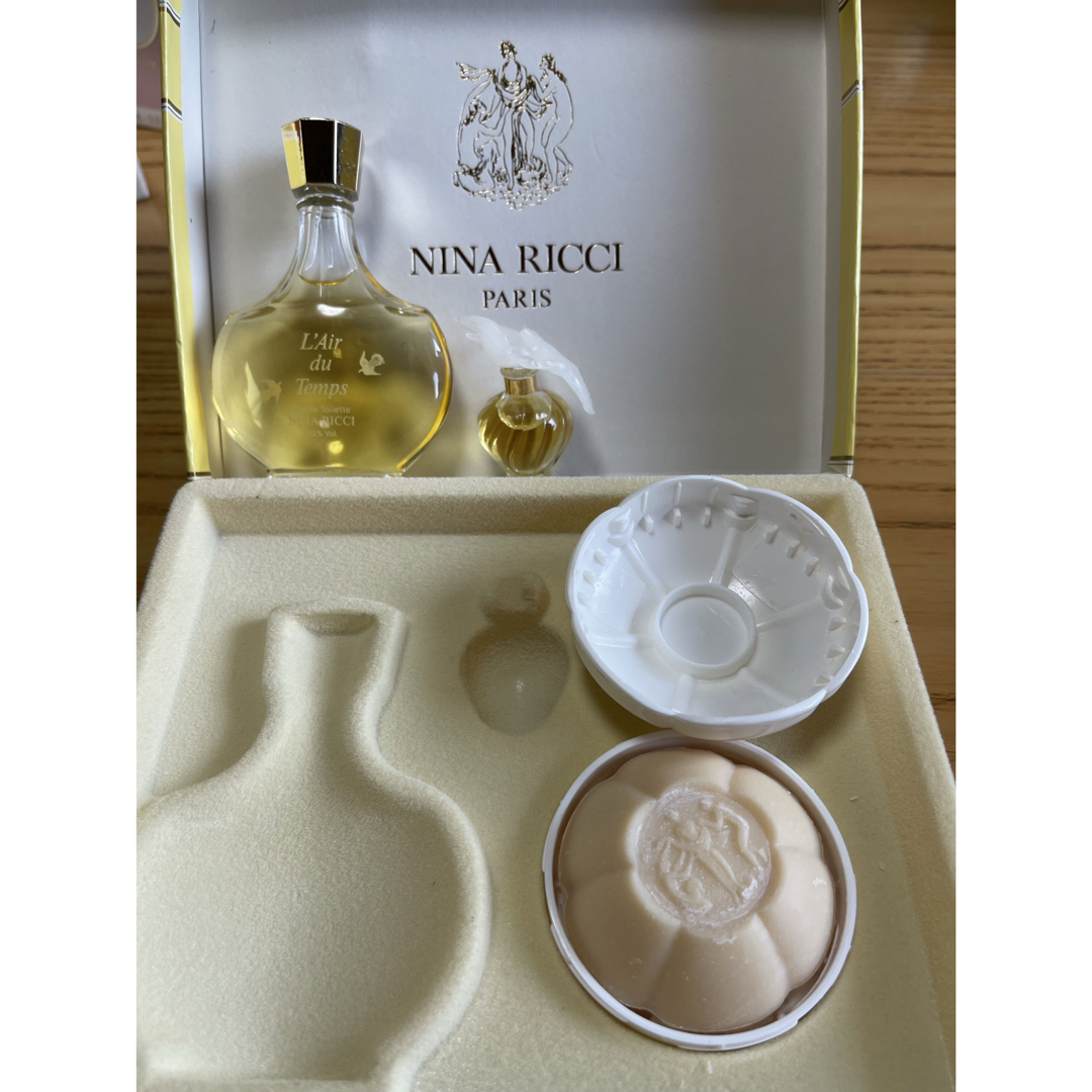 NINA RICCI(ニナリッチ)のNINARICCIレールデュタントリオセット新品未使用 コスメ/美容の香水(香水(女性用))の商品写真