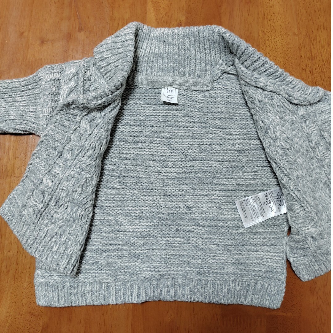 babyGAP(ベビーギャップ)の【美品】Baby GAP カーディガン キッズ/ベビー/マタニティのベビー服(~85cm)(カーディガン/ボレロ)の商品写真